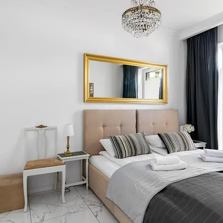 Comfy - Stare Z Ogrodem Apartman