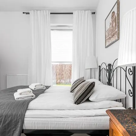 Comfy - Stare Z Ogrodem Apartman *